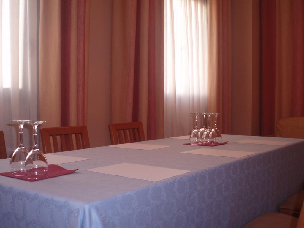 Aparthotel Sercotel ウエスカ エクステリア 写真