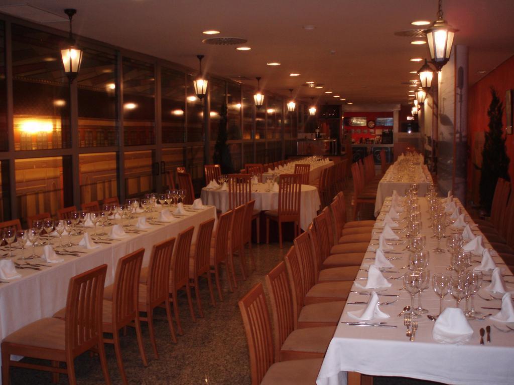 Aparthotel Sercotel ウエスカ エクステリア 写真