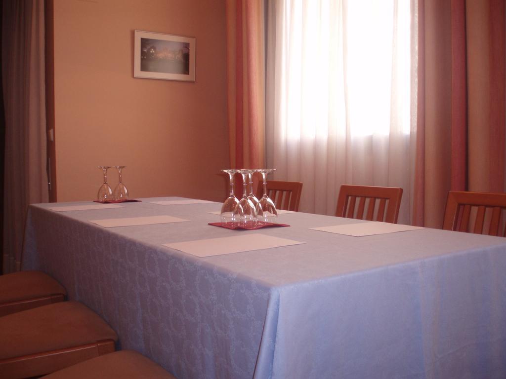 Aparthotel Sercotel ウエスカ エクステリア 写真